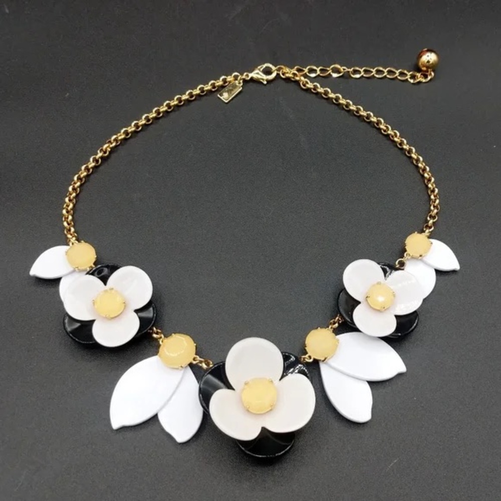 KATE SPADE “PICK A POSY” STATEMENT GOLD PLATED FLOWER NECKLACE - like new - Picture 8 of 11